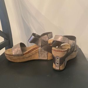 Pierre Dumas Silver Wedges